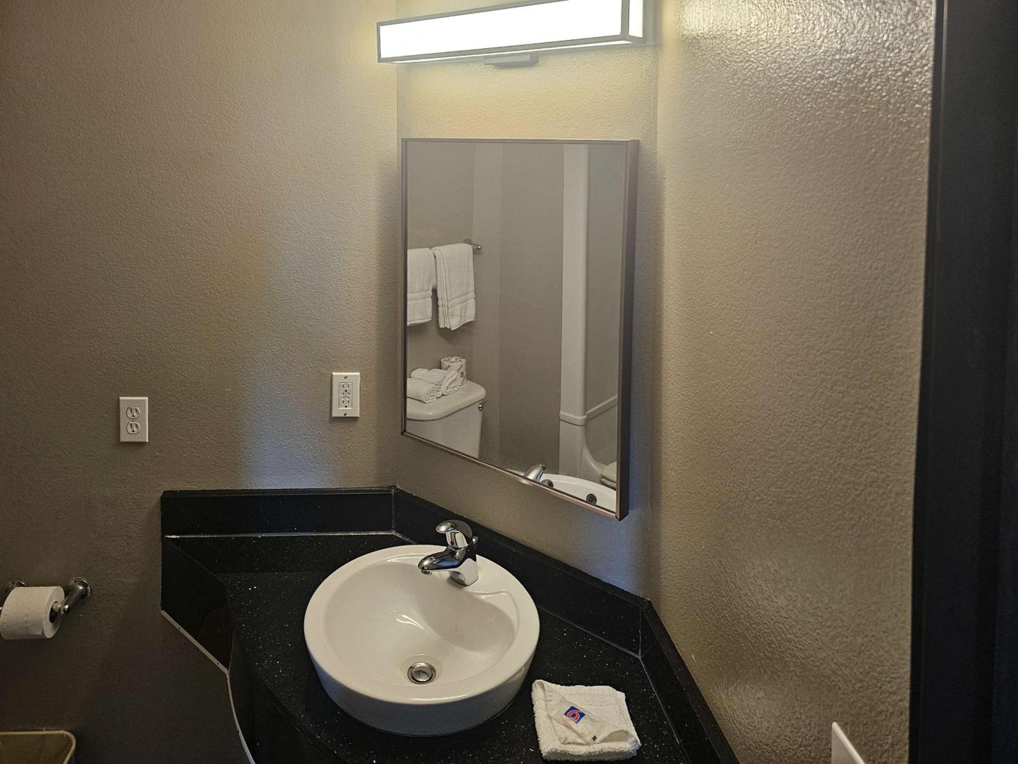 Motel 6 Sinton Tx Exterior photo